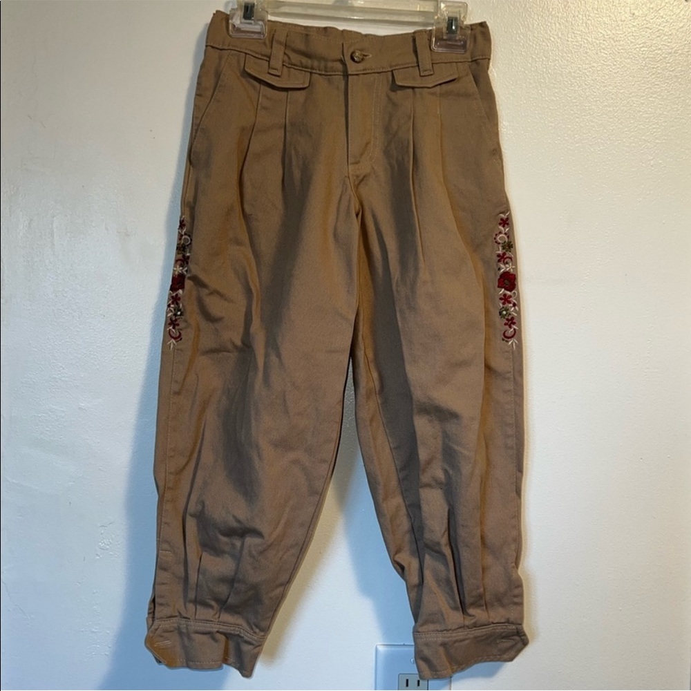 Casa Nueces khaki Capri with flowered sides embroidery